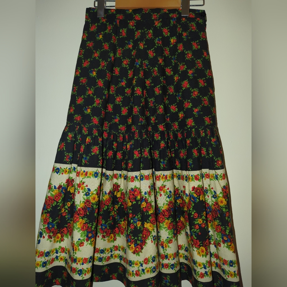 Vintage Medium 27 inch waist length 30.5 60s 70s floral cotton boho